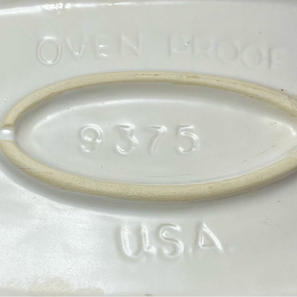 McCoy Vintage 1957 Ivory Stoneware Embossed Fish Platter Oven Proof #9375 USA - Picture 3 of 3